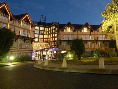 Внешний вид отеля Mercure Orléans Portes de Sologne в Луаре