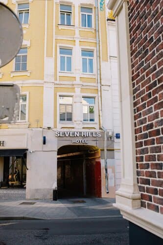 Внешний вид отеля Seven Hills в Мещанском районе
