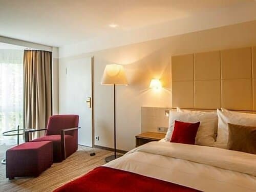 Внешний вид отеля DoubleTree by Hilton Hannover Schweizerhof в Ганновере