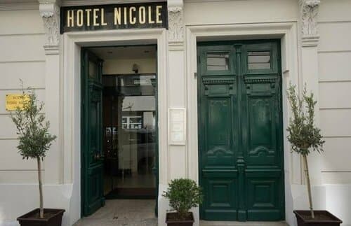 Внешний вид отеля Hôtel Pierre Nicole в Квартале Вал-де-Грасе