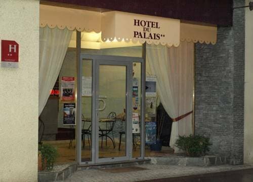 Внешний вид отеля Hôtel du Palais в Эвьян-ле-Бене