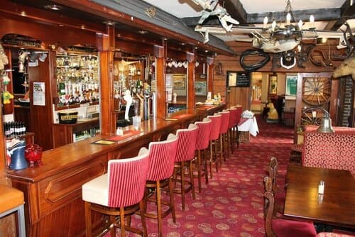 Внешний вид отеля Mahons Hotel