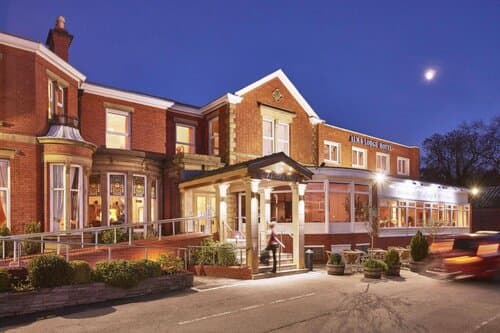 Внешний вид отеля Alma Lodge Hotel