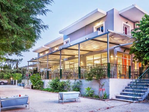 Внешний вид отеля Silver Bay Hotel