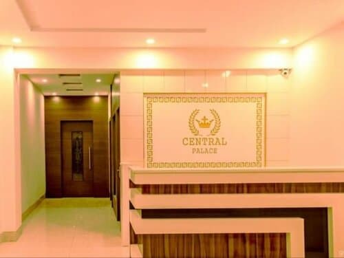 Внешний вид отеля Hotel Central Palace