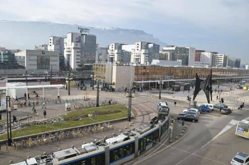 Внешний вид отеля Campanile Grenoble Centre Gare в Гренобле