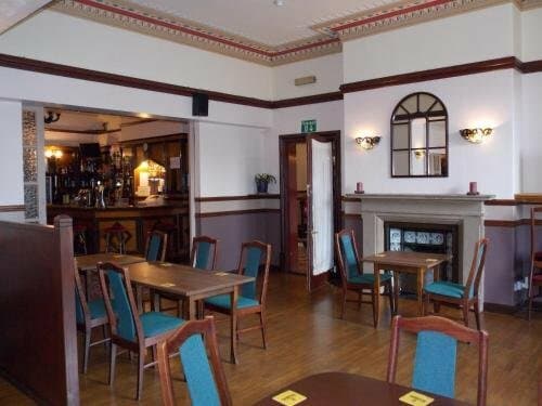 Внешний вид отеля Pinegrove Hotel