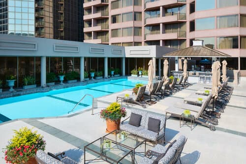 Внешний вид отеля Windsor Court Hotel в Новом Орлеане