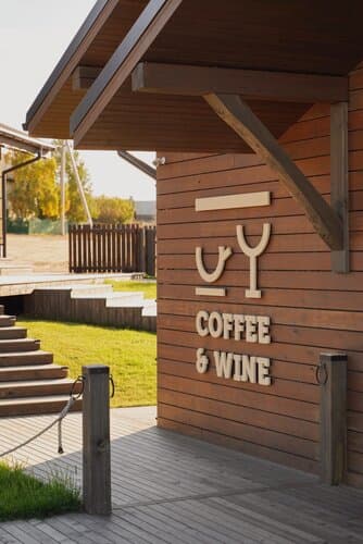 Внешний вид отеля Порт Ольхон в Хужире