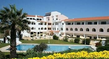 Внешний вид отеля Don Tenorio Aparthotel в Вила-ду-Биспо