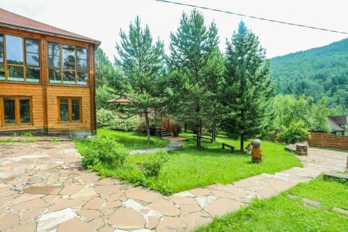 Внешний вид отеля Натали в Листвянке