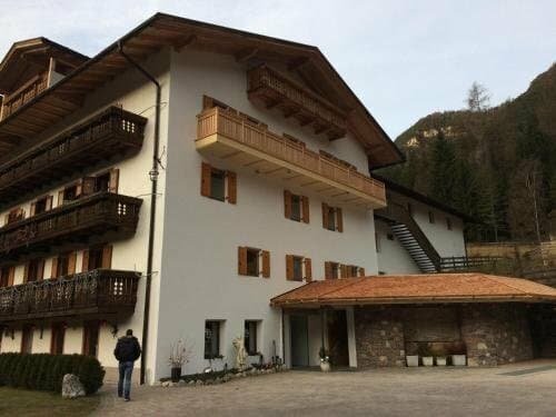 Внешний вид отеля Dolomitenhotel Weisslahnbad в Тироле - Тиролях