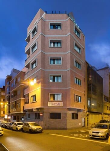 Внешний вид отеля Hotel Apartamentos Bajamar в Лас-Пальмас-де-Гран-Канарии