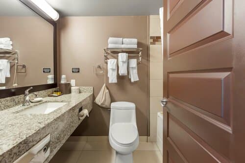 Внешний вид отеля Best Western Plus Fox Creek