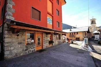 Внешний вид отеля Albergo Ristorante Morandi в Бергамо