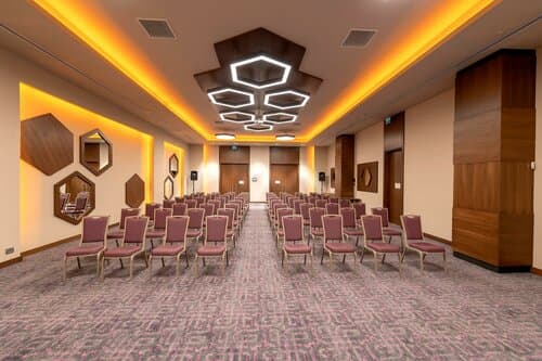 Внешний вид отеля Holiday Inn Kayseri - Duvenonu