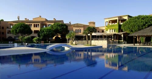 Внешний вид отеля La Costa Golf & Beach Resort