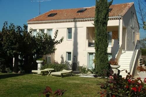 Внешний вид отеля Mas des Carassins