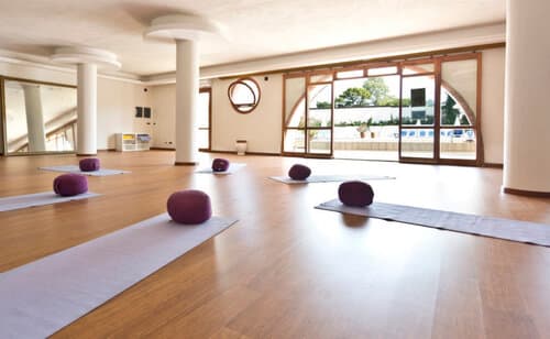 Внешний вид отеля Hotel Kalura в Чефалù