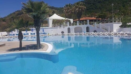 Внешний вид отеля Cala Petrosa Resort