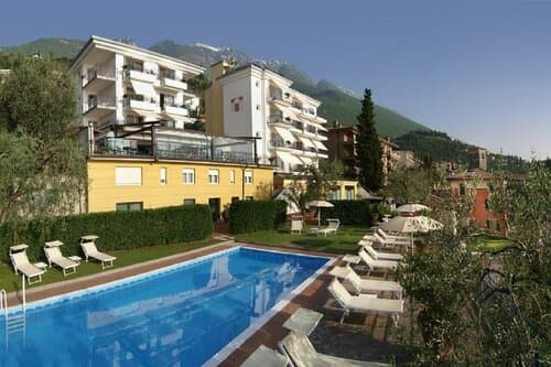 Внешний вид отеля Hotel Capri
