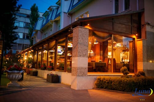 Внешний вид отеля Luna Hotel