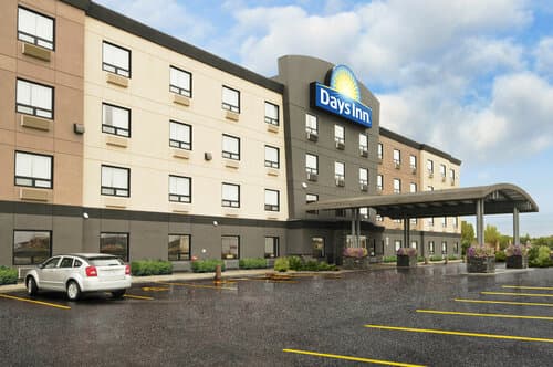 Внешний вид отеля Days Inn by Wyndham Regina Airport West