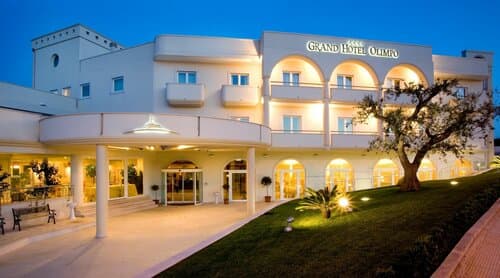 Внешний вид отеля Grand Hotel Olimpo
