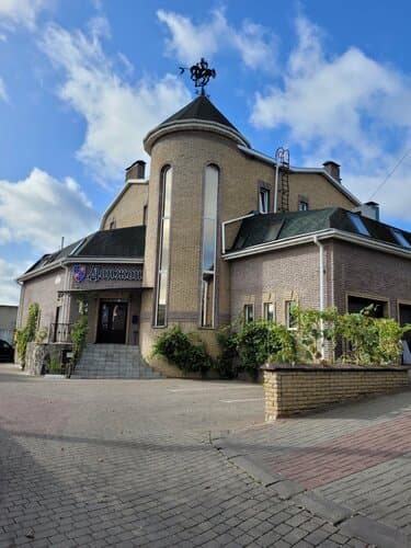 Внешний вид отеля Донжон в Калуге