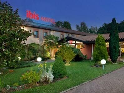 Внешний вид отеля Ibis Montauban