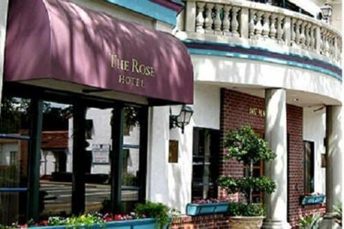 Внешний вид отеля The Rose Hotel