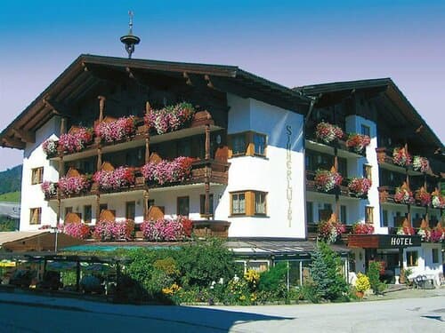 Внешний вид отеля Hotel Simmerlwirt